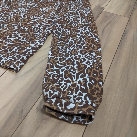 NWT! Lilly Pulitzer Jansen V-Neckline Sweatshirt Chocolate My Favorite Spot L - Picture 3 of 13